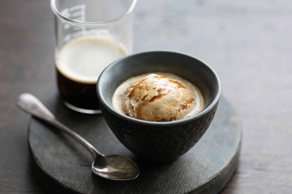 How to Make a Luscious Italian Affogato with Amaretto and Espresso?
